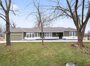 9819 State Line Rd, Kansas City, MO 64114