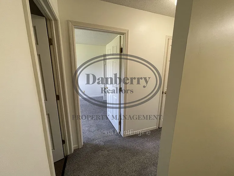 328 Olive St — Photo 5