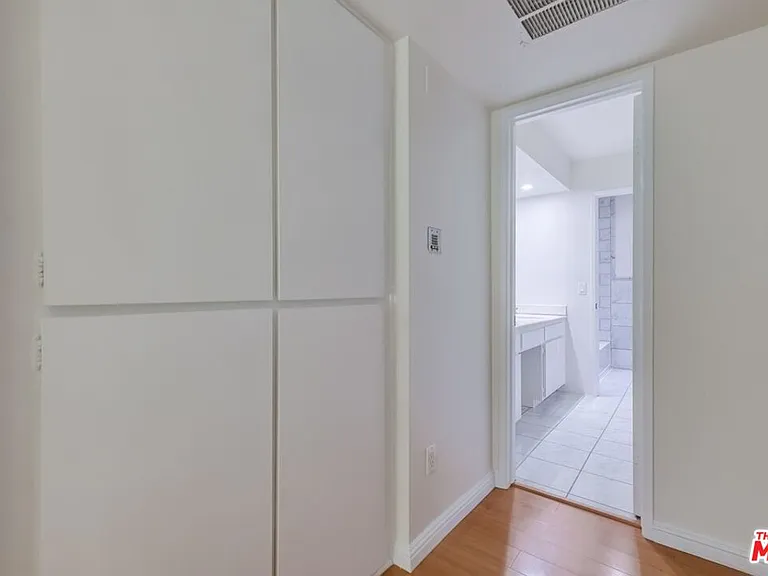 1077 W Kensington Rd #3 — Photo 36