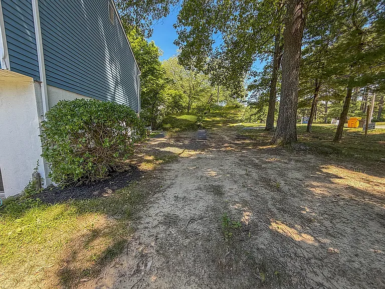 328 Benfield Rd — Photo 19