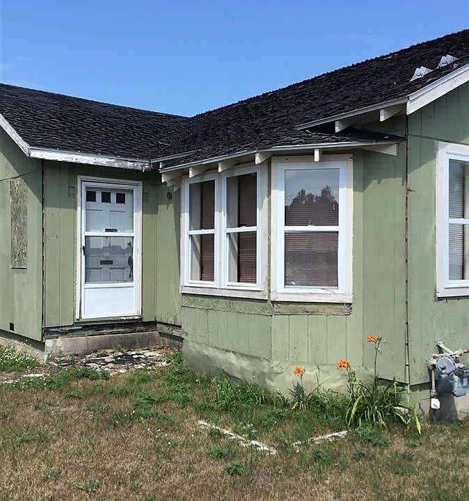 6241 W Main St, Pellston, MI 49769 Zillow