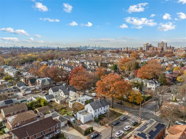 52-06 Bowne Street image 12 of 16