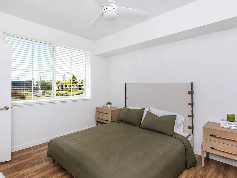 Mossdale Landing - Brand New Apartment Homes — Photo 29