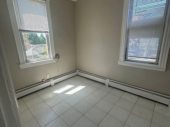 4th image of 189-195 Palisade Ave