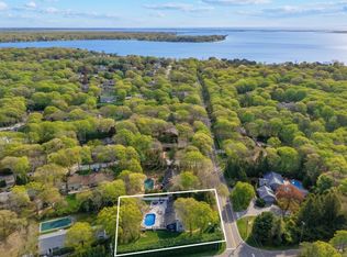 18 Squires Ave, East Quogue, NY 11942