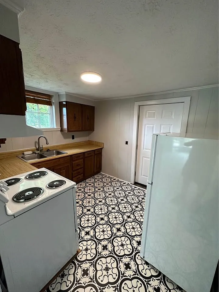 1 bed, 1.0 bath, $850 — Photo 4