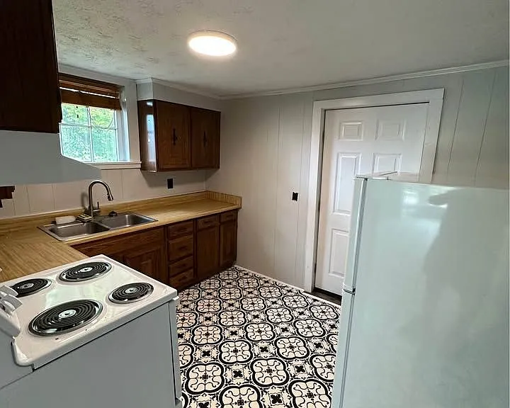 402 W Main St #2 — Photo 4