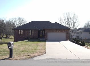 416 E Manchester Rd, Springfield, MO 65810