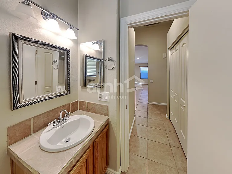 40 N Birch St — Photo 14