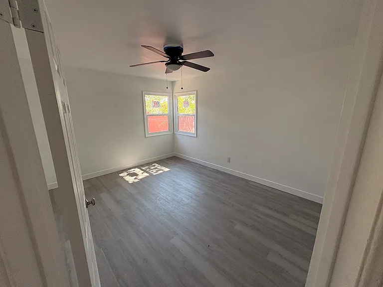 Room, Fan and 2 windows