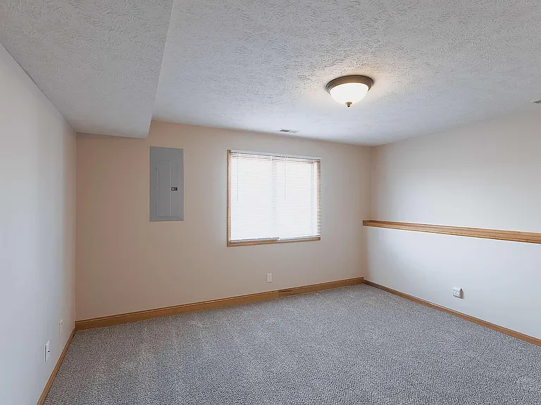 8604 Delphinium Ln — Photo 28