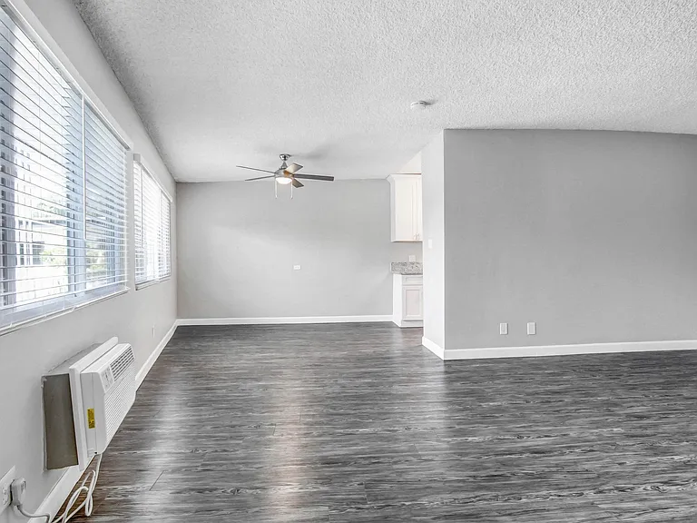 Ethel Avenue Apartments — Photo 24