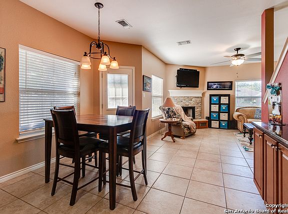 5th image of 211 Stone Creek Dr