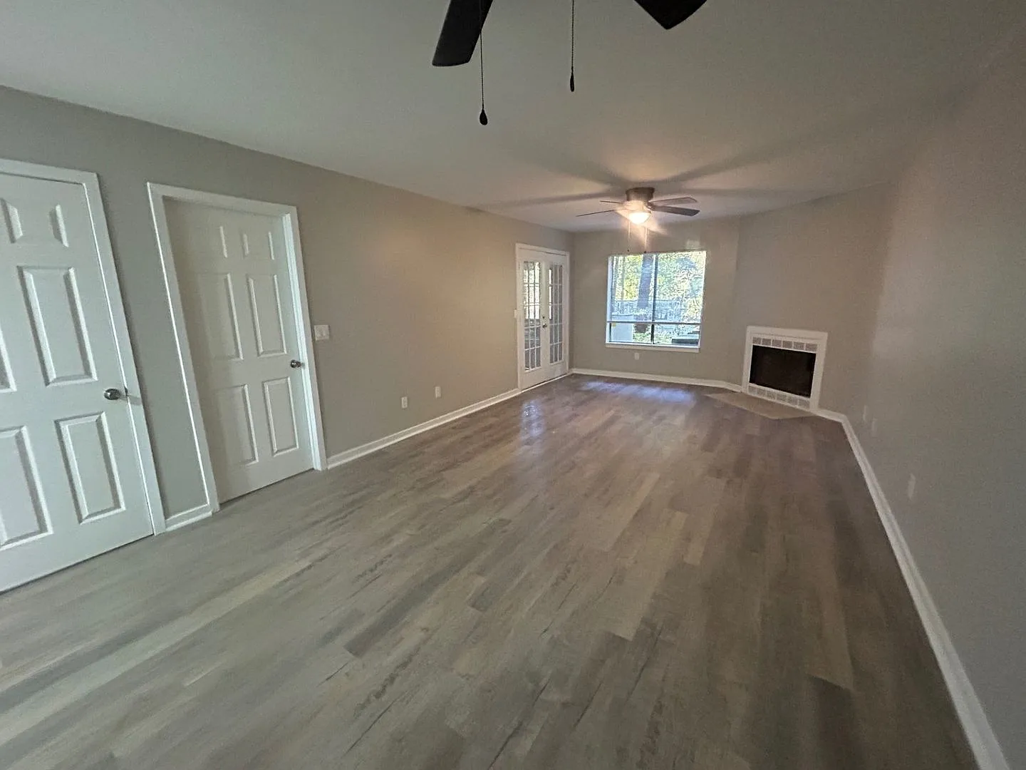 Updated Creekside Community Condominium — Photo 2