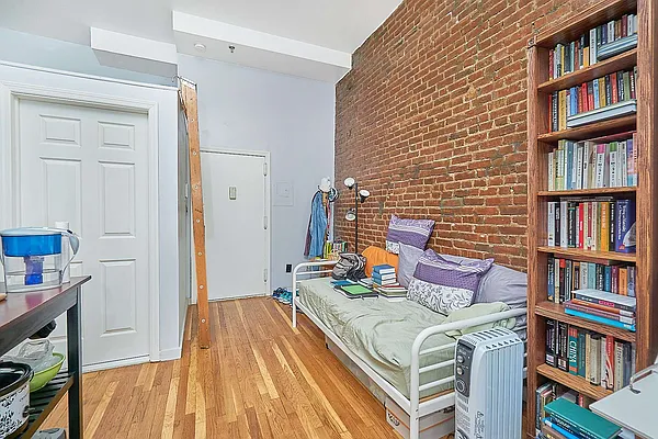 Rented by Compass | media 7