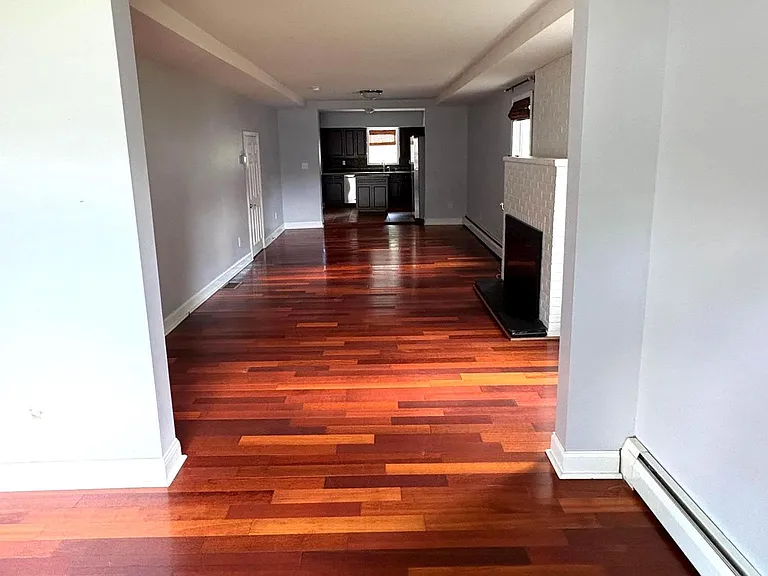 1300 Kings Hwy #1 — Photo 3