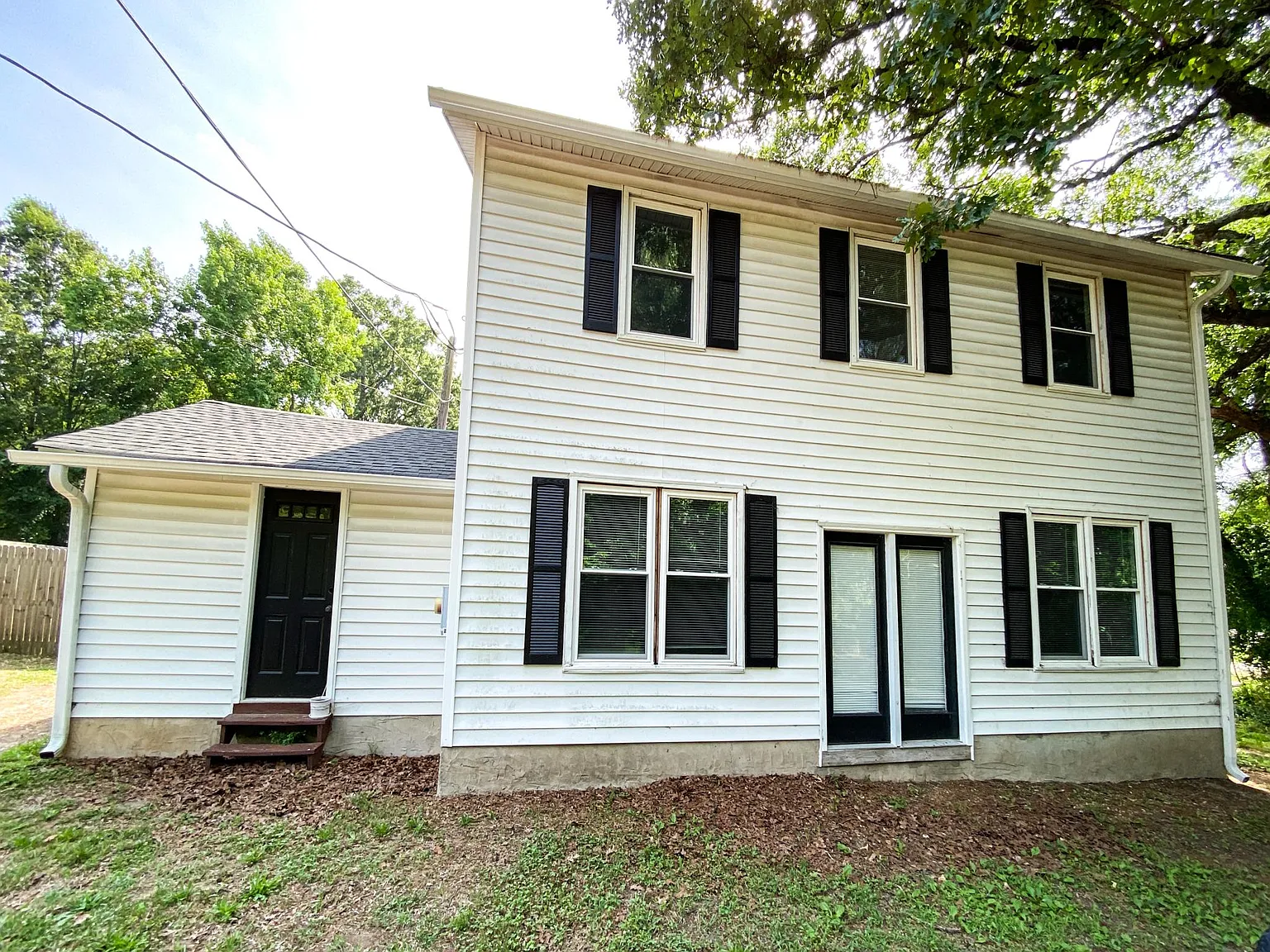 2 bed, 1.5 bath, 1100 sqft, $1,600 — Photo 1