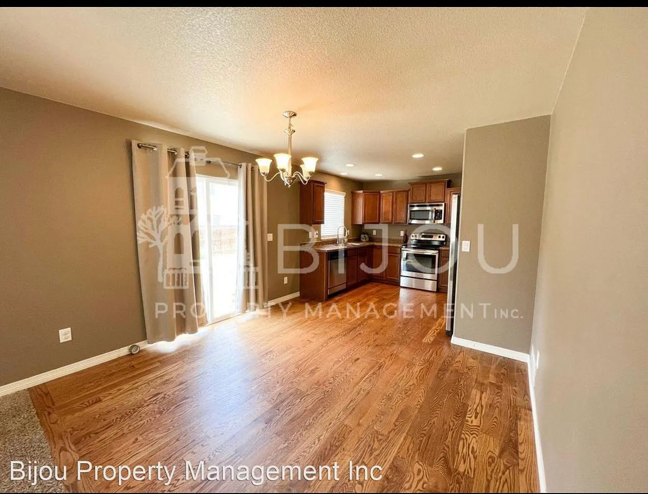 Journey Dr, Colorado Springs — Photo 3