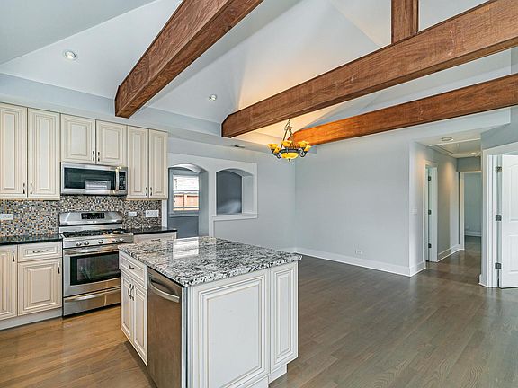 4th image of 2537 Willow St