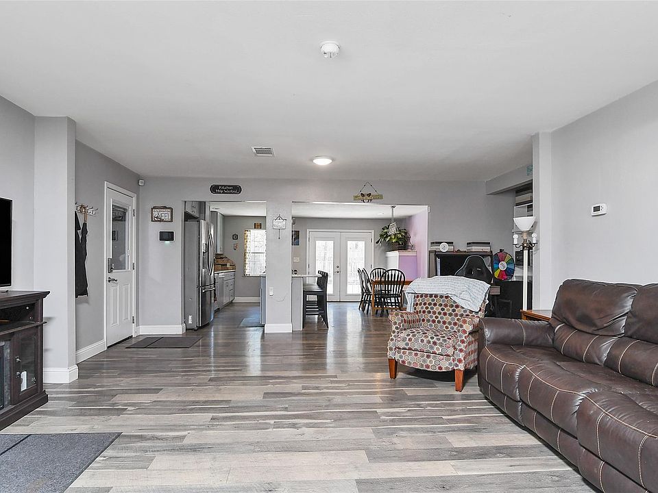1st image of 3217 Ash Dr