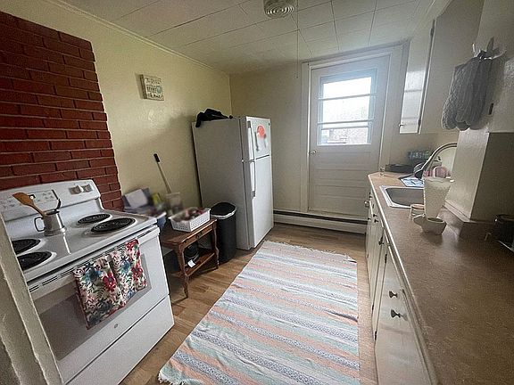 3rd image of 42 Jackson Ave