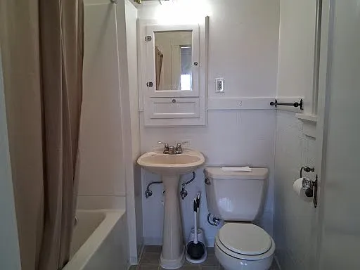 435 Henderson St #3 — Photo 10