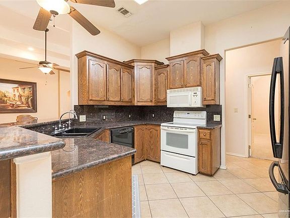 5th image of 3226 Clubhouse Dr