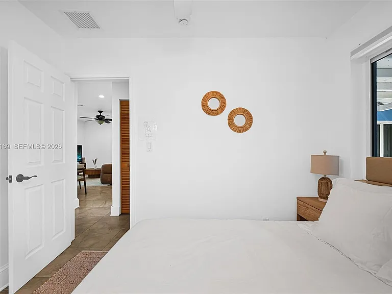 1328 N Andrews Ave — Photo 18