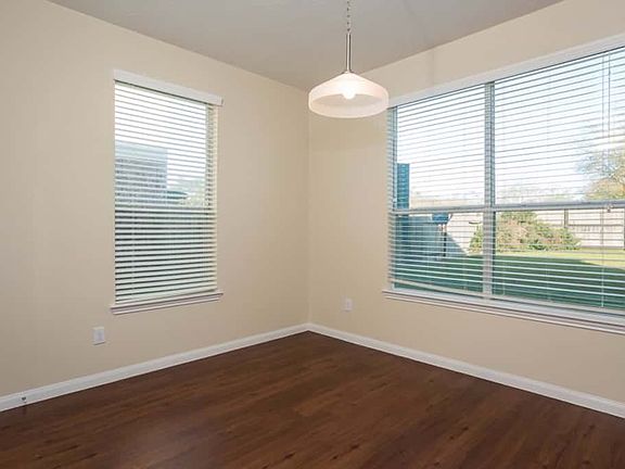 5th image of 4023 Hawthorn Glen Ct