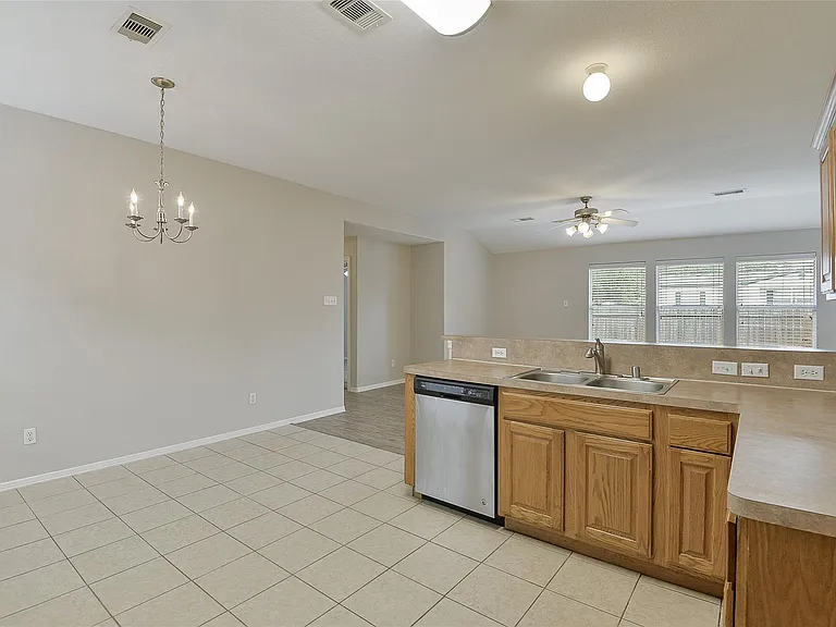 24415 Strong Pine Dr — Photo 11
