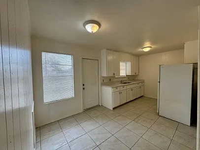 1104 Siesta Drive - 1 — Photo 4
