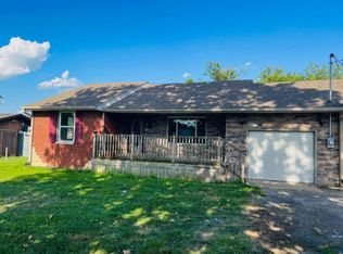 613 N Main St, Hebron, IN 46341