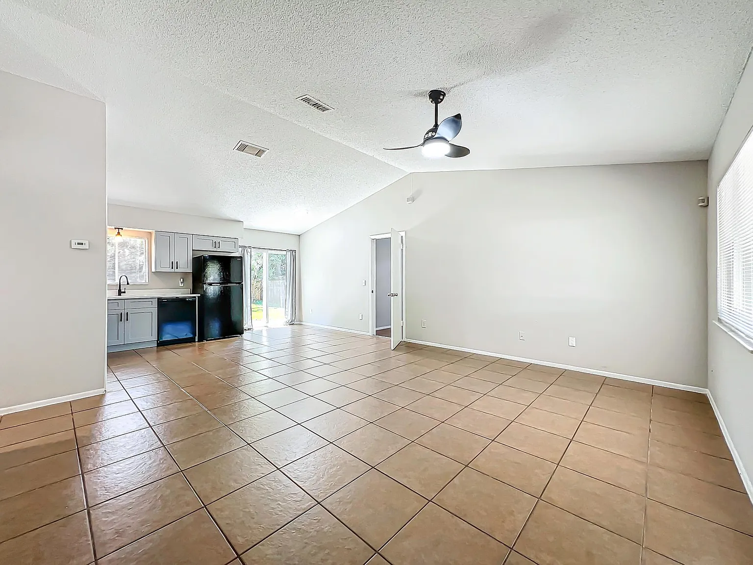 13868 Lena St — Photo 4