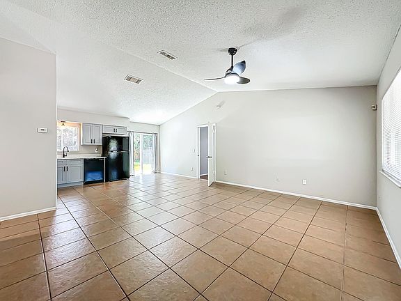 4th image of 13868 Lena St