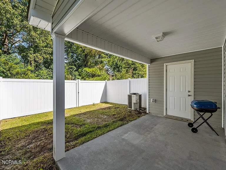 217 E Murrow Ln — Photo 17