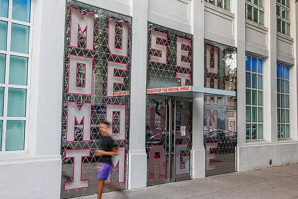 Rented by MNS | media 48