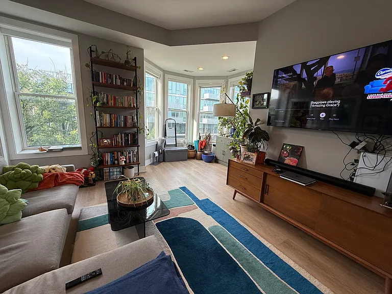 1701 W Division St #3E — Photo 10