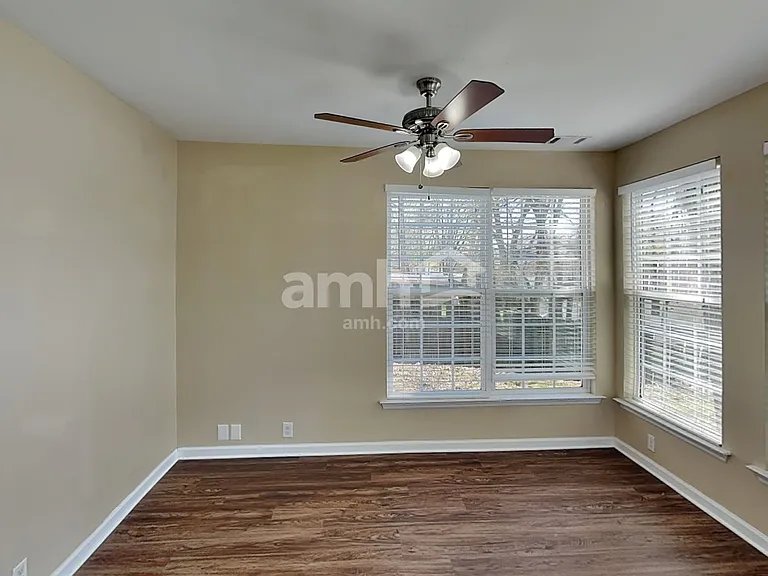 2227 Joann Dr — Photo 5