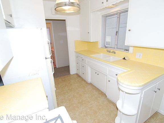 5th image of 108 Redondo Ave APT 4