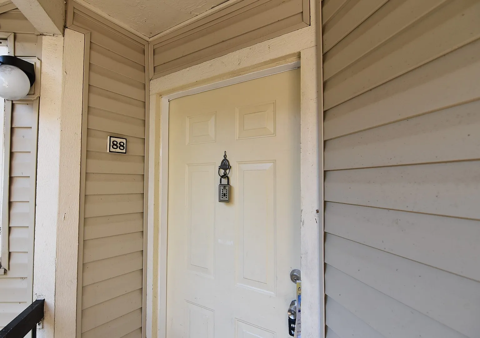 Construction Discount For Move-In - 3 Bed/2 Bath, 3rd Floor Condo — Photo 2