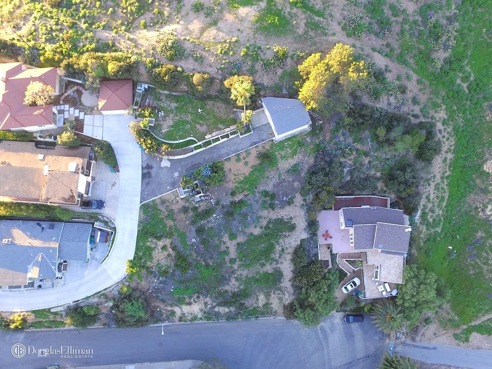 1st image of 336 Lookout Dr