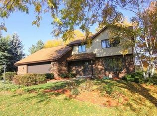 4561 Stone Wood Dr, Middleton, WI 53562