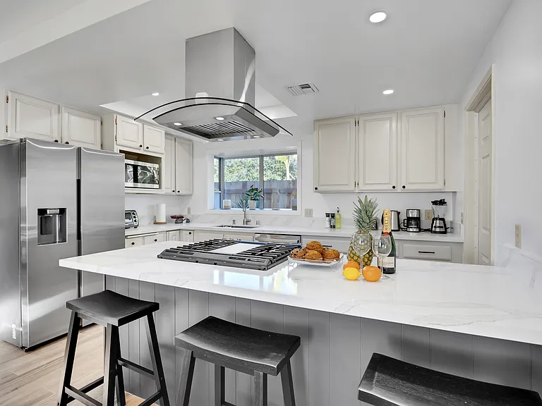 535 N Cerritos Ave — Photo 28