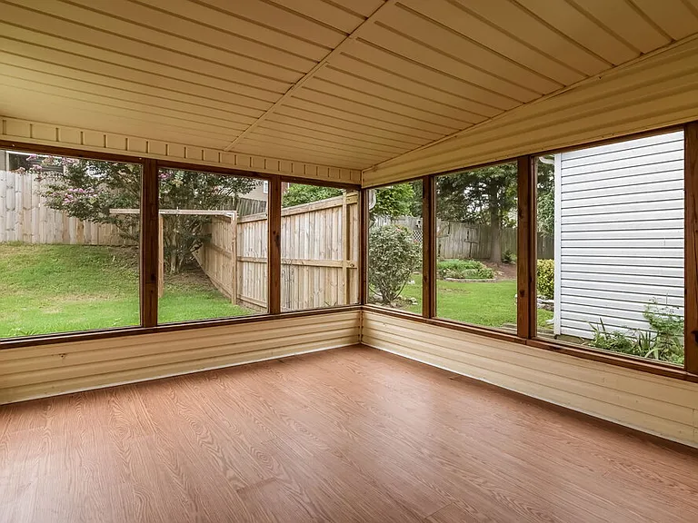 101 Edgehill Ln — Photo 7