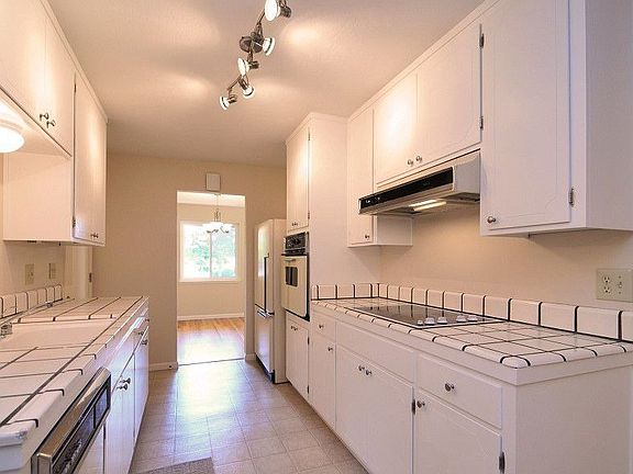 5th image of 5975 Mayflower Ct