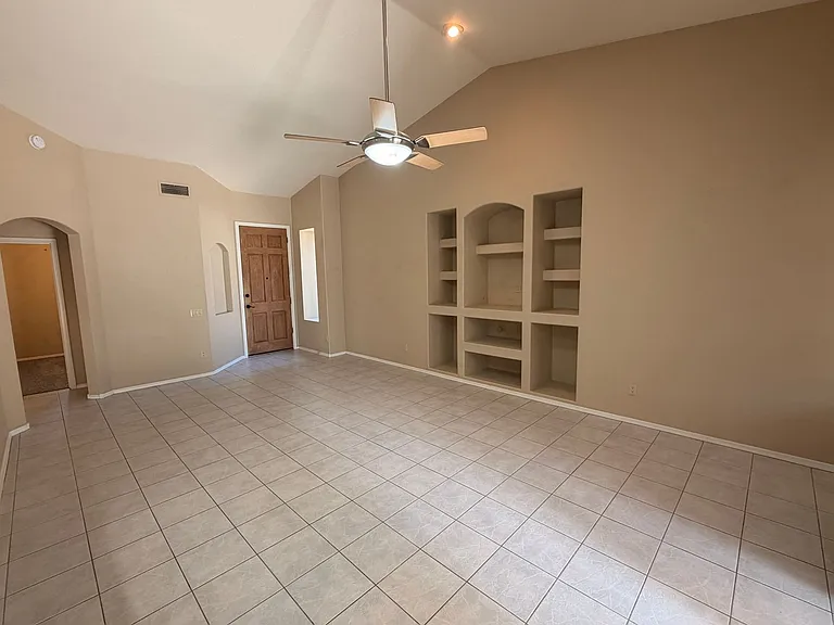 2471 W Hemlock Way — Photo 7