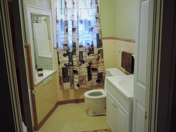 5th image of 215 Pine St
