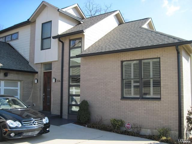 1st image of 374 Champion Way Dr