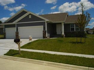 88 Whitechapel Dr, Iowa City, IA 52245