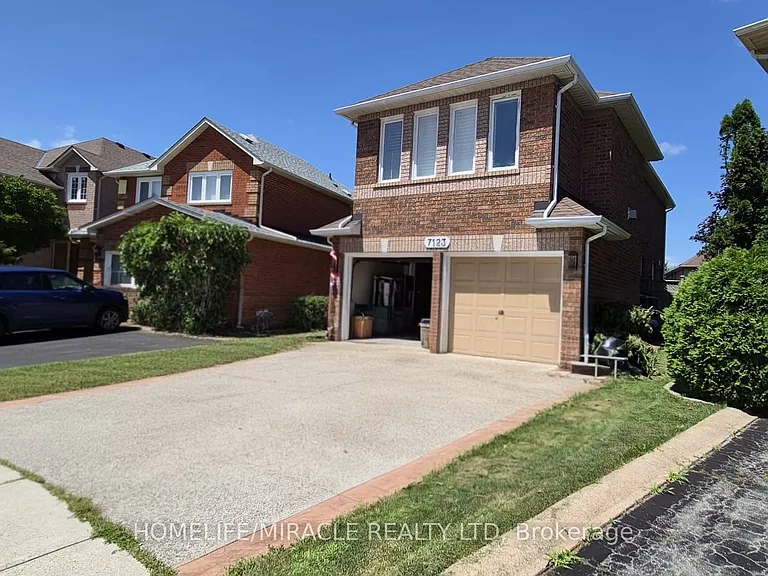 7123 Spyglass Cres — Photo 41